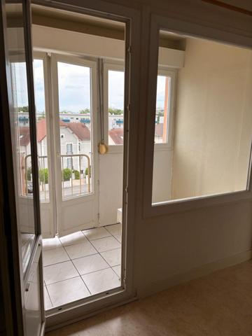 CHALON - APPARTEMENT 60m2  AVEC GARAGE - PROCHE DE TOUTES COMMODITÉS