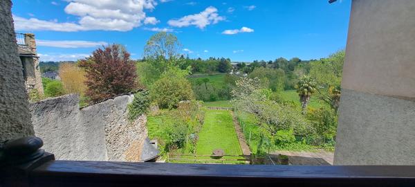 Oloron-Sainte-Marie (64400) APPARTEMENT 120M² QUARTIER HISTORIQUE SAINTE CROIX - GARAGE - JARDIN - TERRASSE