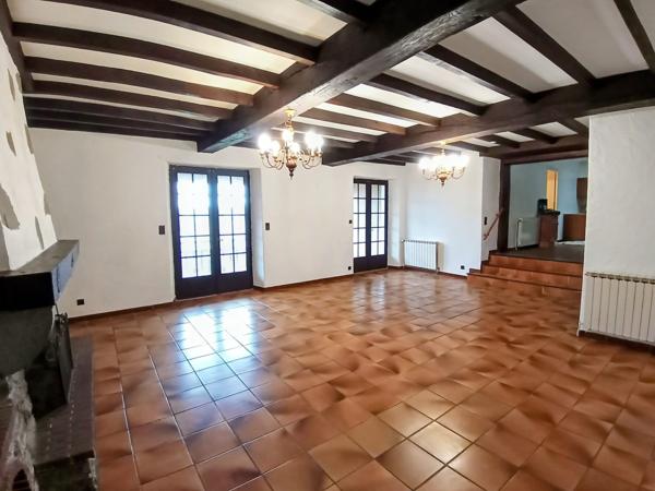 Oloron-Sainte-Marie (64400) APPARTEMENT 120M² QUARTIER HISTORIQUE SAINTE CROIX - GARAGE - JARDIN - TERRASSE