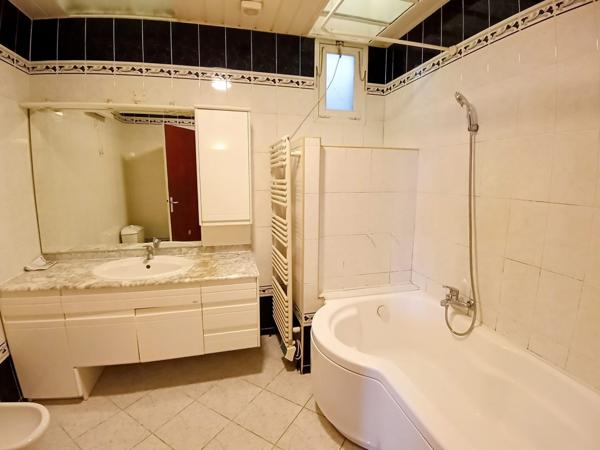 Oloron-Sainte-Marie (64400) APPARTEMENT 120M² QUARTIER HISTORIQUE SAINTE CROIX - GARAGE - JARDIN - TERRASSE