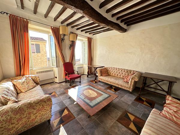 MAISON DE VILLAGE 200 m²