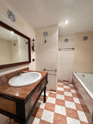 MAISON DE VILLAGE 200 m²