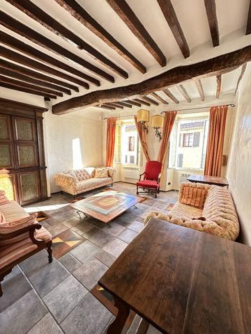 MAISON DE VILLAGE 200 m²