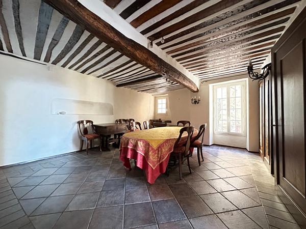 MAISON DE VILLAGE 200 m²