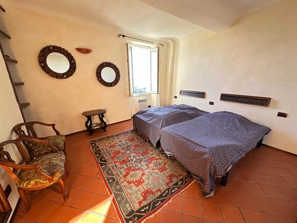 MAISON DE VILLAGE 200 m²