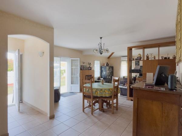 Maison Les Sables d'Olonne 3 chambres 106 m² hab jardin véranda garage proche commerces Ylium