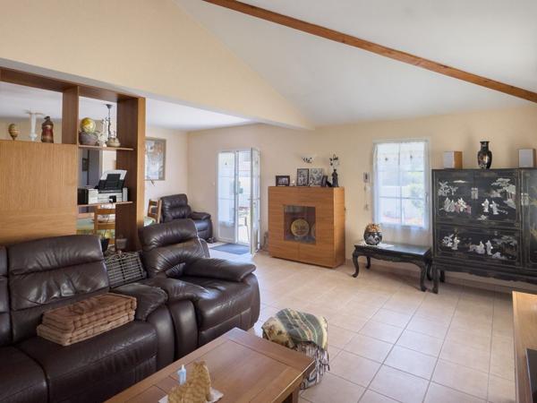 Maison Les Sables d'Olonne 3 chambres 106 m² hab jardin véranda garage proche commerces Ylium