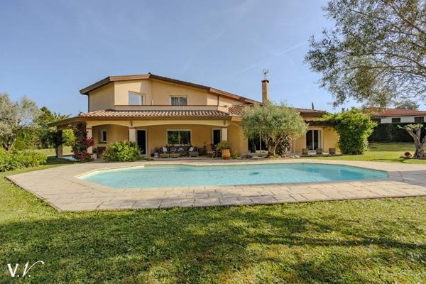 Maison à vendre 987 000 € Saint-Jean 7 p 322,9 m² DPE C
