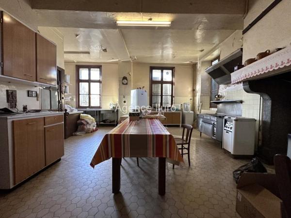 Immeuble - Oloron-sainte-marie - Réf.:204926 OLORON CENTRE - IMMEUBLE AVEC DEPENDANCES -