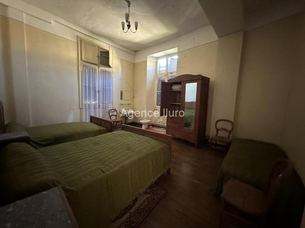 Immeuble - Oloron-sainte-marie - Réf.:204926 OLORON CENTRE - IMMEUBLE AVEC DEPENDANCES -