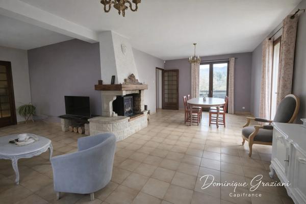 Maison de plain-pied avec vue dégagée et beau potentiel à Aurec-sur-Loire