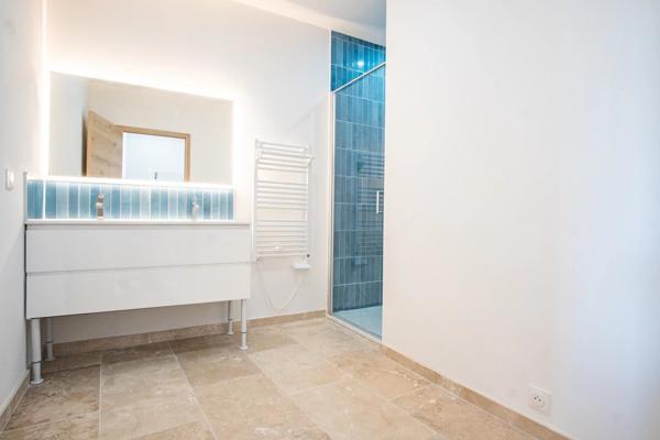 Vente                                                      Appartement
                        
                     4 pièces                      78 m2                     à Pourrières