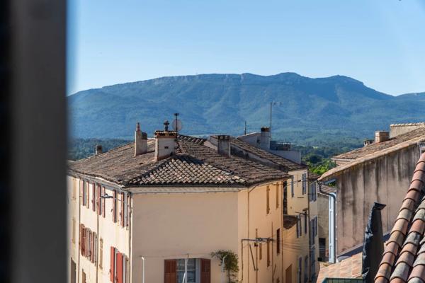 Vente                                                      Appartement
                        
                     4 pièces                      78 m2                     à Pourrières