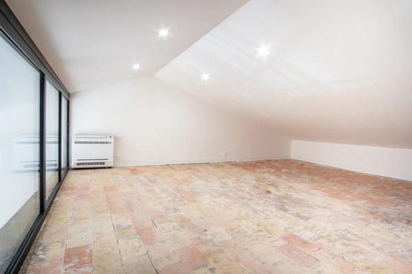 Vente                                                      Appartement
                        
                     4 pièces                      78 m2                     à Pourrières
