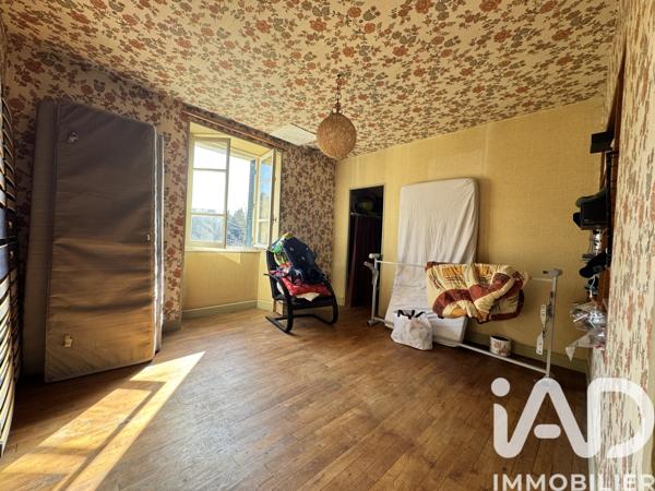 Maison à vendre 6 pièces 135 m² Roannes-Saint-Mary