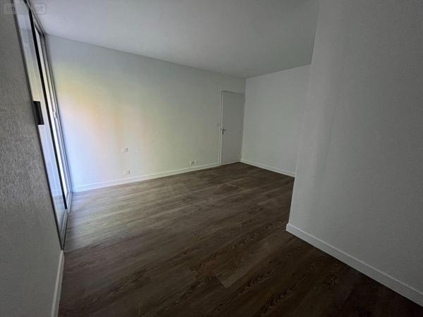 Appartement à louer à Montfort-sur-Meu en Ille-et-Vilaine (35160), ref : 048-L529M   
-25 km Ouest de RENNES