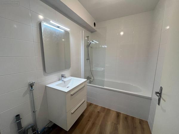 Appartement à louer à Montfort-sur-Meu en Ille-et-Vilaine (35160), ref : 048-L529M   
-25 km Ouest de RENNES