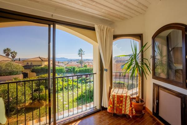 Superbe duplex T4 avec vue mer dans quartier prisé