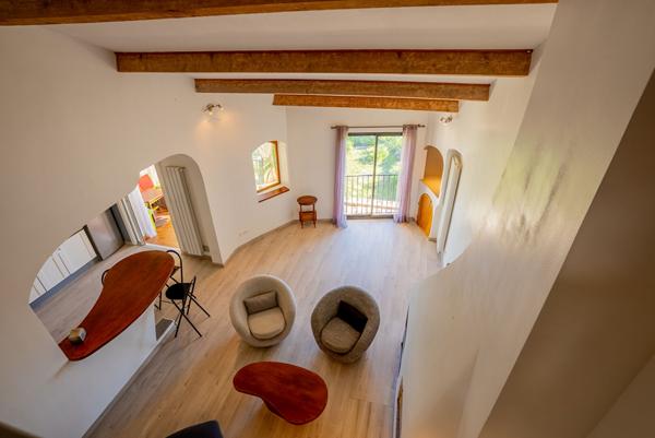 Superbe duplex T4 avec vue mer dans quartier prisé