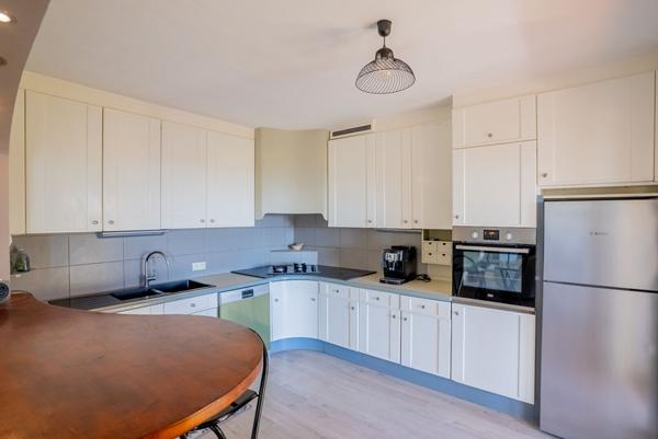 Superbe duplex T4 avec vue mer dans quartier prisé