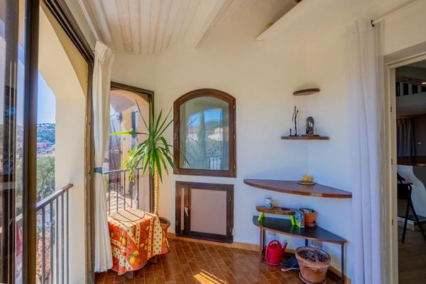 Superbe duplex T4 avec vue mer dans quartier prisé