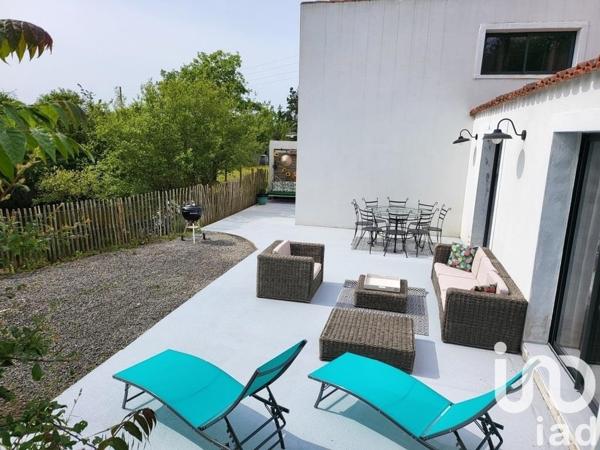 Maison à vendre 10 pièces 275 m² Vairé