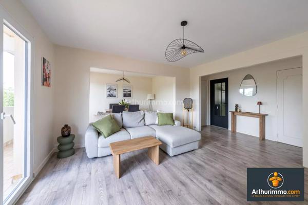 Vente                                                      Appartement
                        
                     4 pièces                      71 m2                     à Saint-Fargeau-Ponthierry