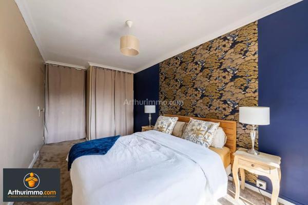 Vente                                                      Appartement
                        
                     4 pièces                      71 m2                     à Saint-Fargeau-Ponthierry