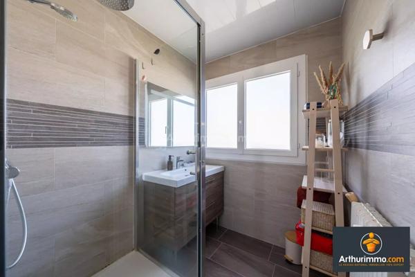 Vente                                                      Appartement
                        
                     4 pièces                      71 m2                     à Saint-Fargeau-Ponthierry