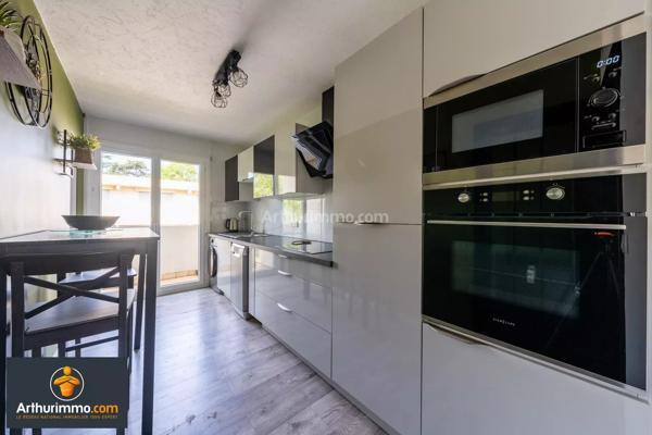 Vente                                                      Appartement
                        
                     4 pièces                      71 m2                     à Saint-Fargeau-Ponthierry