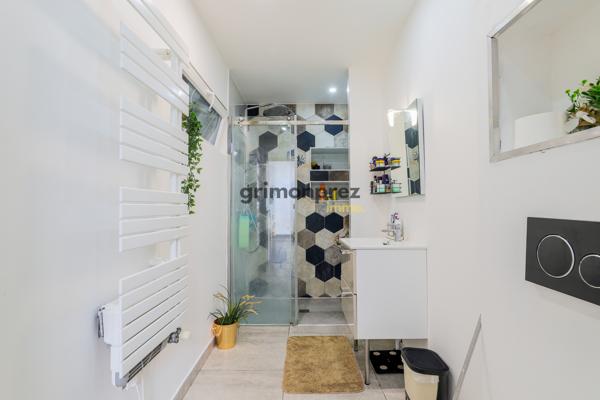 Maison 6 pièce(s) 5 chambre(s) 180 m²