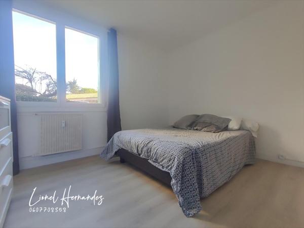 Appartement T4 rénové - 76,40 m² - 3 chambres, balcon, cave et parking