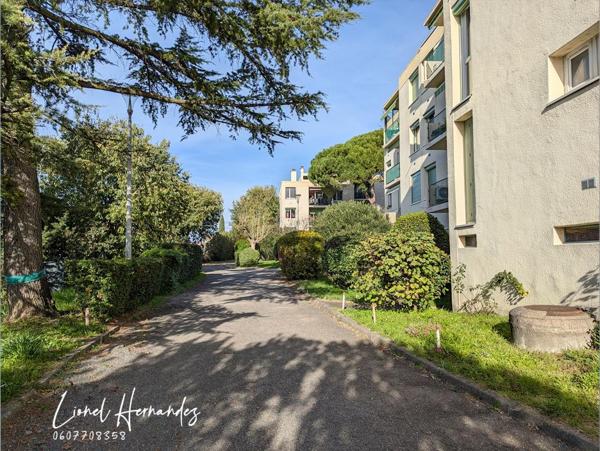 Appartement T4 rénové - 76,40 m² - 3 chambres, balcon, cave et parking