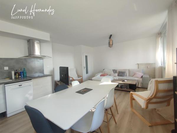 Appartement T4 rénové - 76,40 m² - 3 chambres, balcon, cave et parking