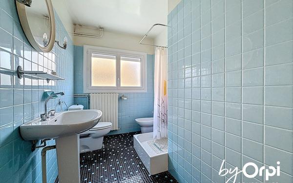 Maison à vendre    5 pièces • 164,29 m2 Saint-Éloy-les-Mines