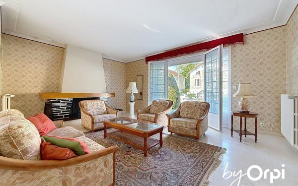 Maison à vendre    5 pièces • 164,29 m2 Saint-Éloy-les-Mines