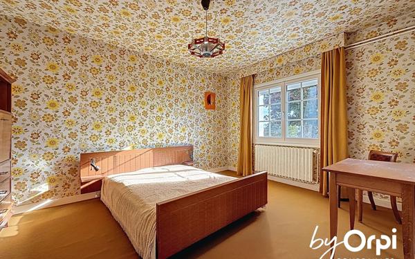 Maison à vendre    5 pièces • 164,29 m2 Saint-Éloy-les-Mines