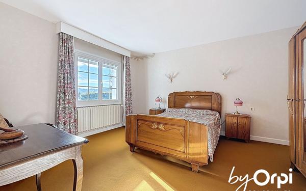 Maison à vendre    5 pièces • 164,29 m2 Saint-Éloy-les-Mines