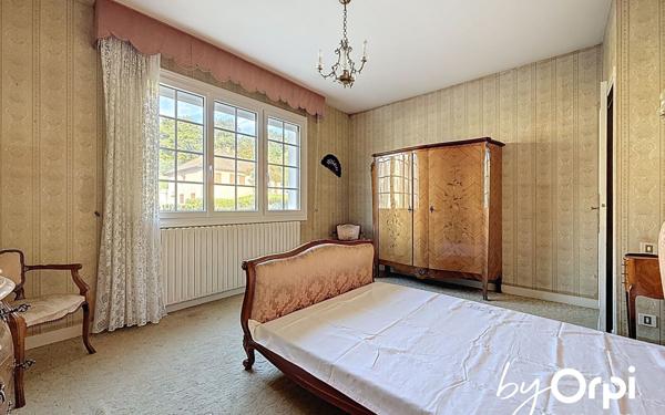 Maison à vendre    5 pièces • 164,29 m2 Saint-Éloy-les-Mines