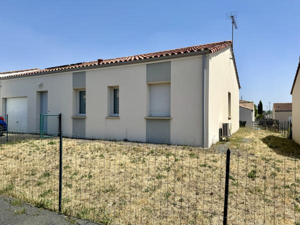 Maison
                                                                                                                                                                                                                                                                                                                        4 pièce(s)                                                                                                                                                                                                          3 chambre(s)                                                                                                                                                                                                          89  m²