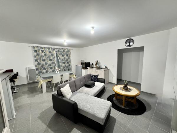 Maison
                                                                                                                                                                                                                                                                                                                        4 pièce(s)                                                                                                                                                                                                          3 chambre(s)                                                                                                                                                                                                          89  m²
