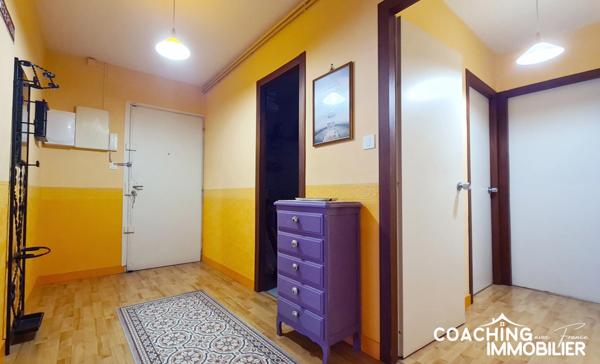 Hyper centre, appartement 2 chambres, terrasse et stationnement : rare à 1 minute de la Brèche