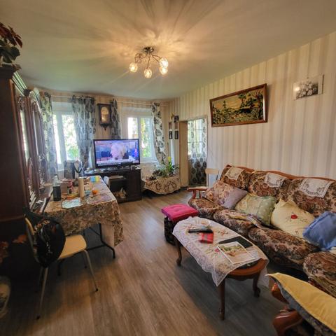 Maison mitoyenne des années 1920 148 m² Idéale pour investissement locatif ou grande famille !