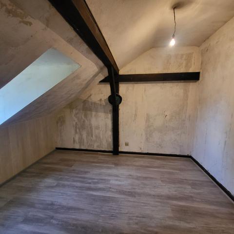 Maison mitoyenne des années 1920 148 m² Idéale pour investissement locatif ou grande famille !