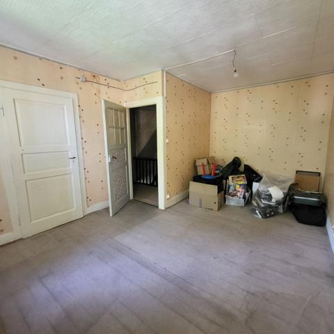 Maison mitoyenne des années 1920 148 m² Idéale pour investissement locatif ou grande famille !