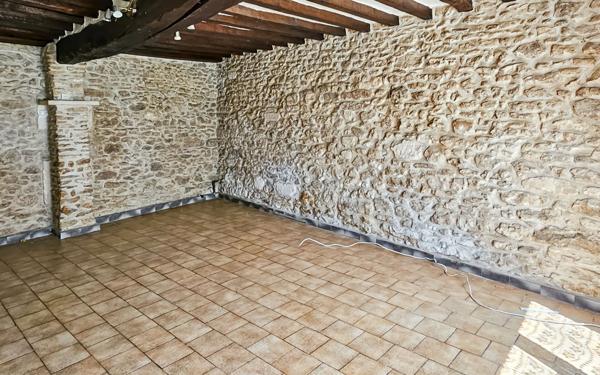 Maison à vendre    1 pièce • 80 m2 Roberval