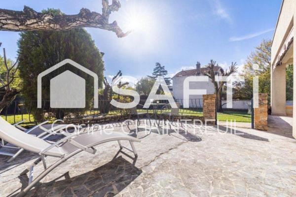 BRON CENTRE, Maison d'architecte dans quartier résidentiel