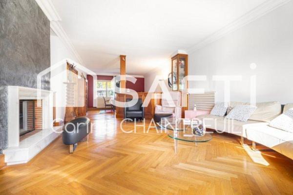 BRON CENTRE, Maison d'architecte dans quartier résidentiel