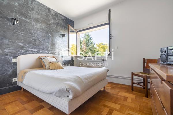 BRON CENTRE, Maison d'architecte dans quartier résidentiel