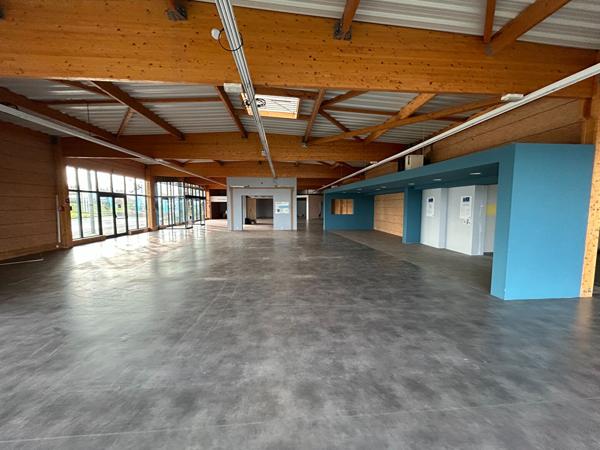 Emplacement Numéro 1 pour ce local commercial à VENDRE à MAYENNE , Mayenne Emplacement Numéro 1 pour ce local commercial à VENDRE à MAYENNE , Mayenne